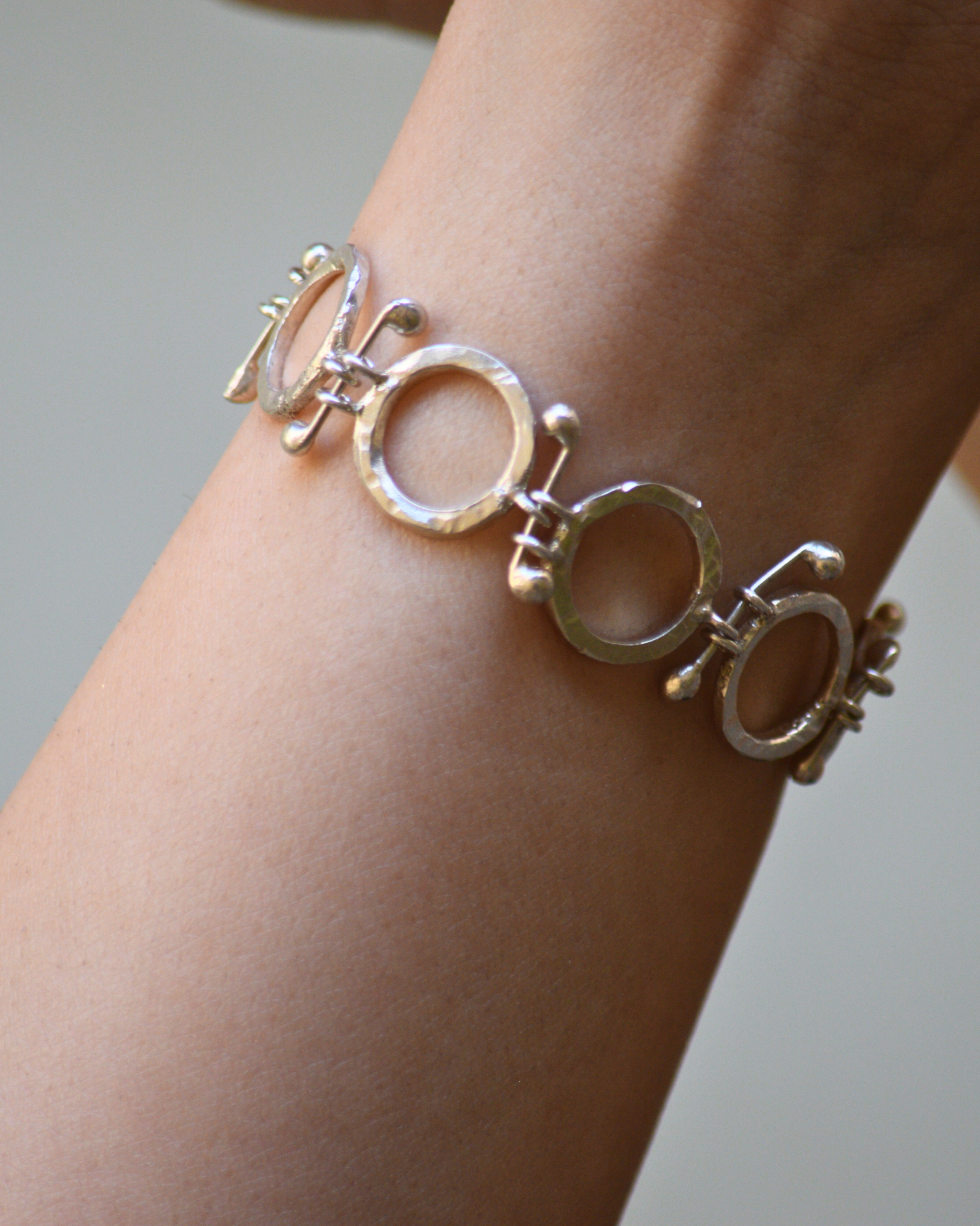 Green and Gold Simple Jewelry Sale Promotion Instagram Post - 2025-12-01T153338.658